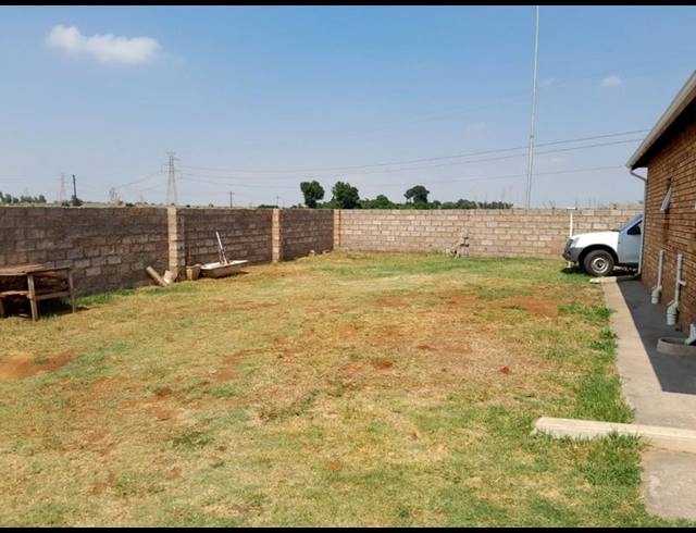 3 BEDROOM HOUSE FOR SALE IN LUFHERENG